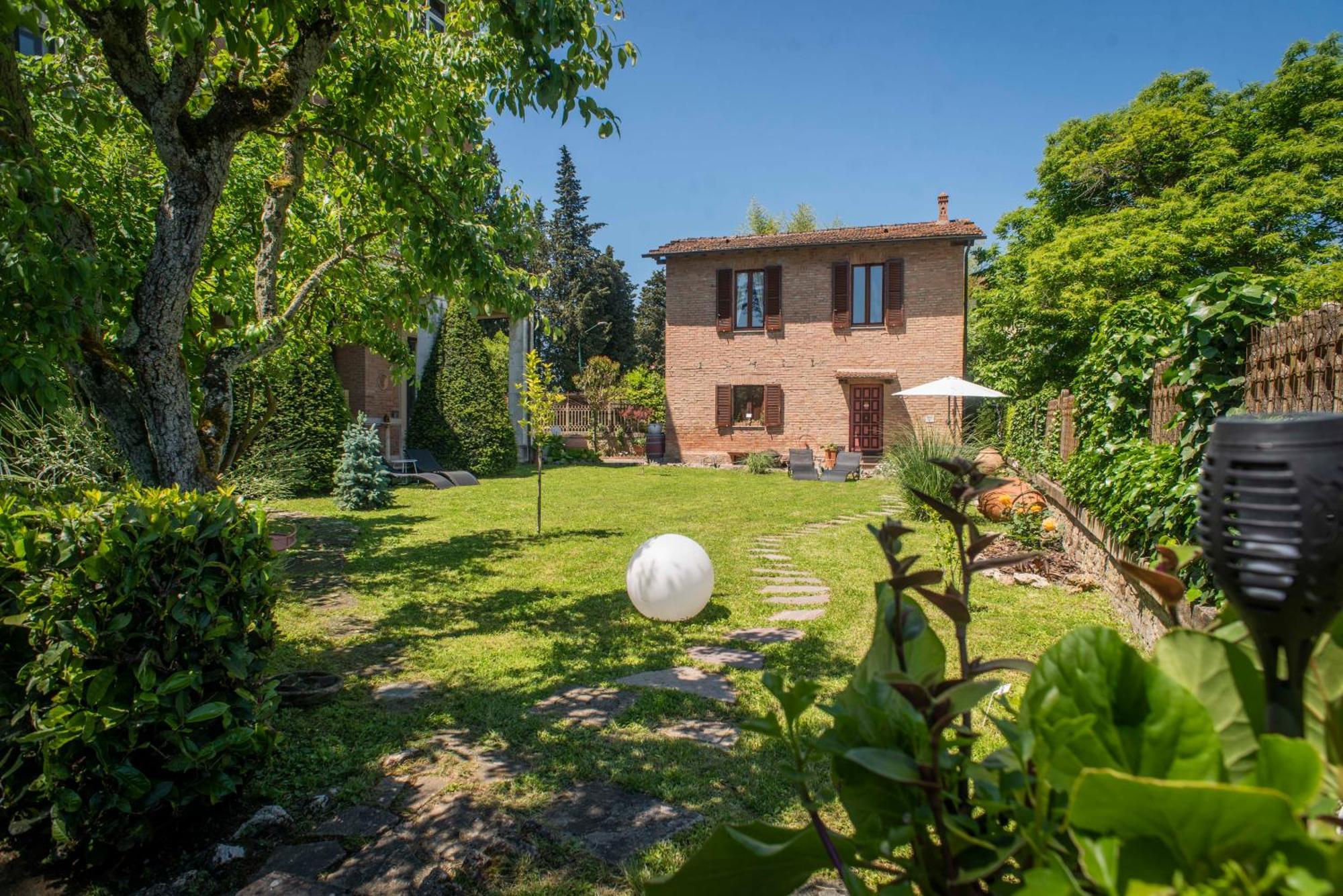 Villa Elvira 1931 Сиена Екстериор снимка