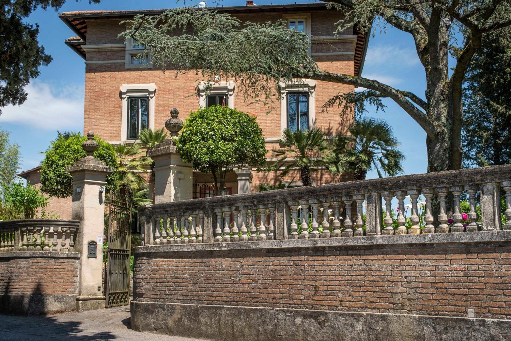 Villa Elvira 1931 Сиена Екстериор снимка