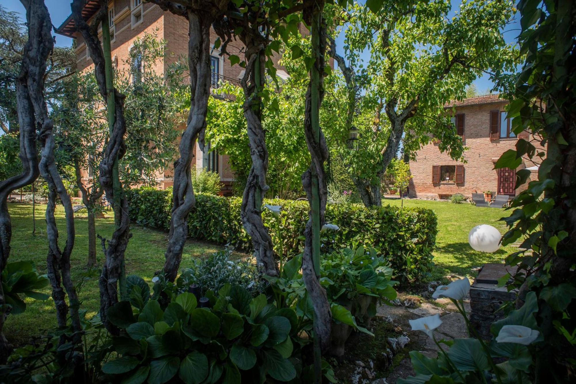 Villa Elvira 1931 Сиена Екстериор снимка