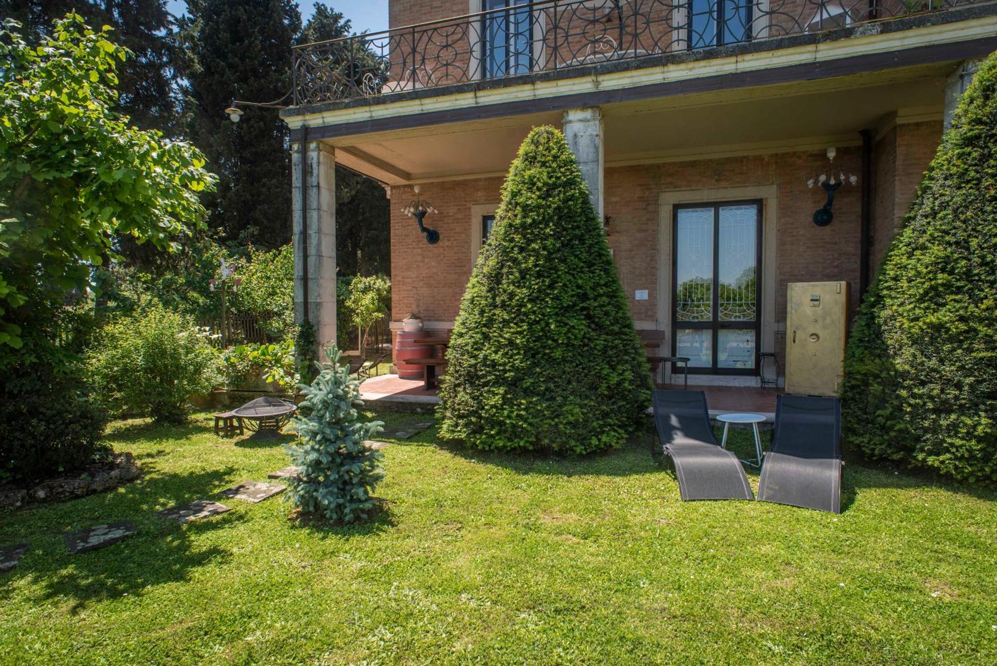 Villa Elvira 1931 Сиена Екстериор снимка